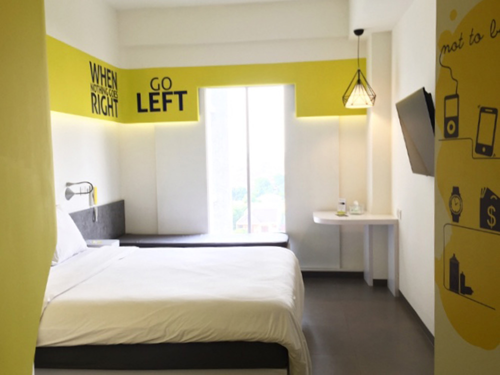 Yello Hotel Jemursari